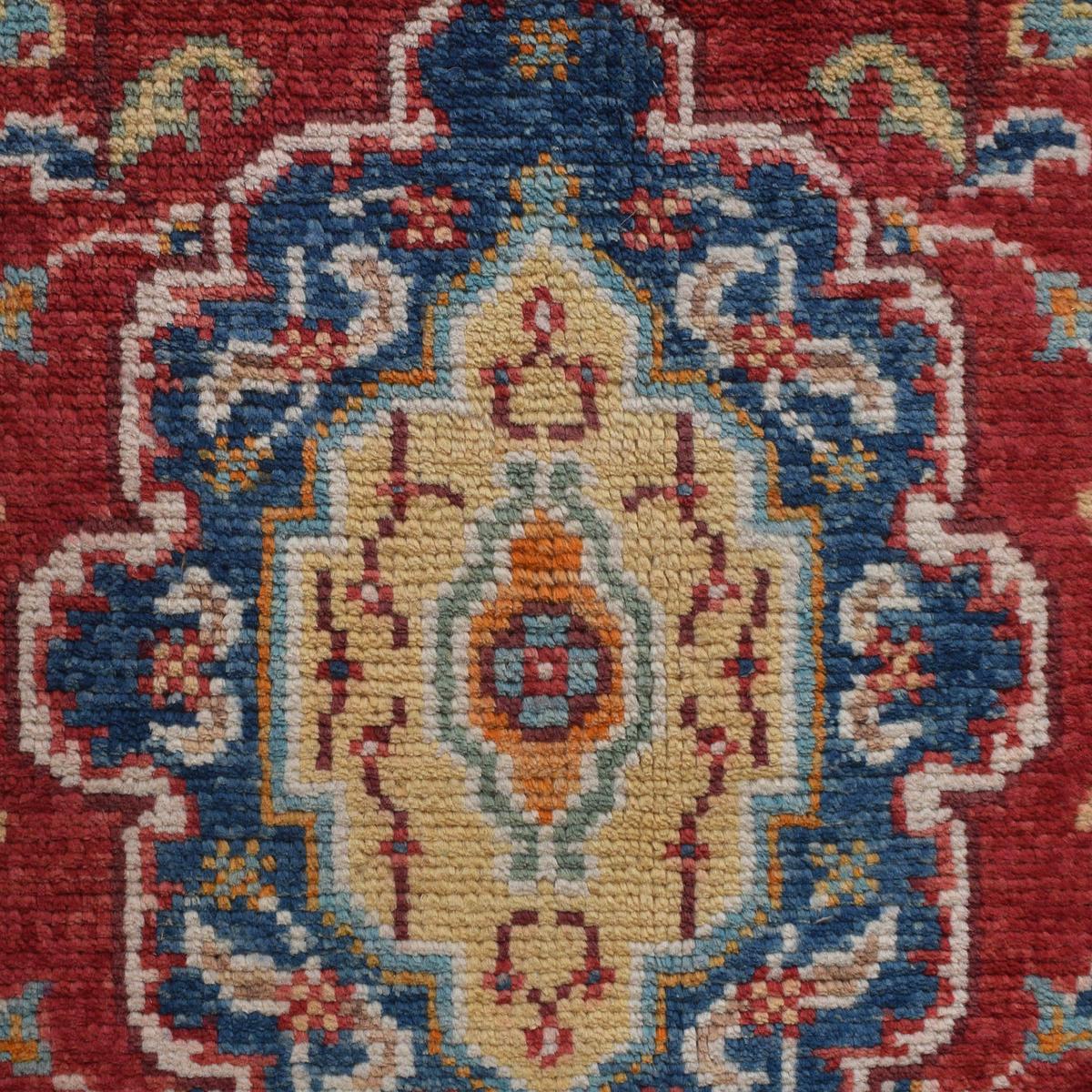 Hand-Knotted Heriz Wool Rug 123 x 176 cm (ID G27093)