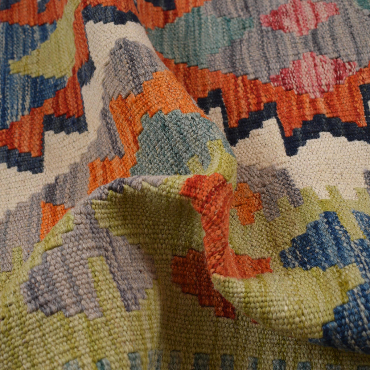 Handmade Vegetable Kilim 5' 6" x 7' 10" (ft) - No. G31802