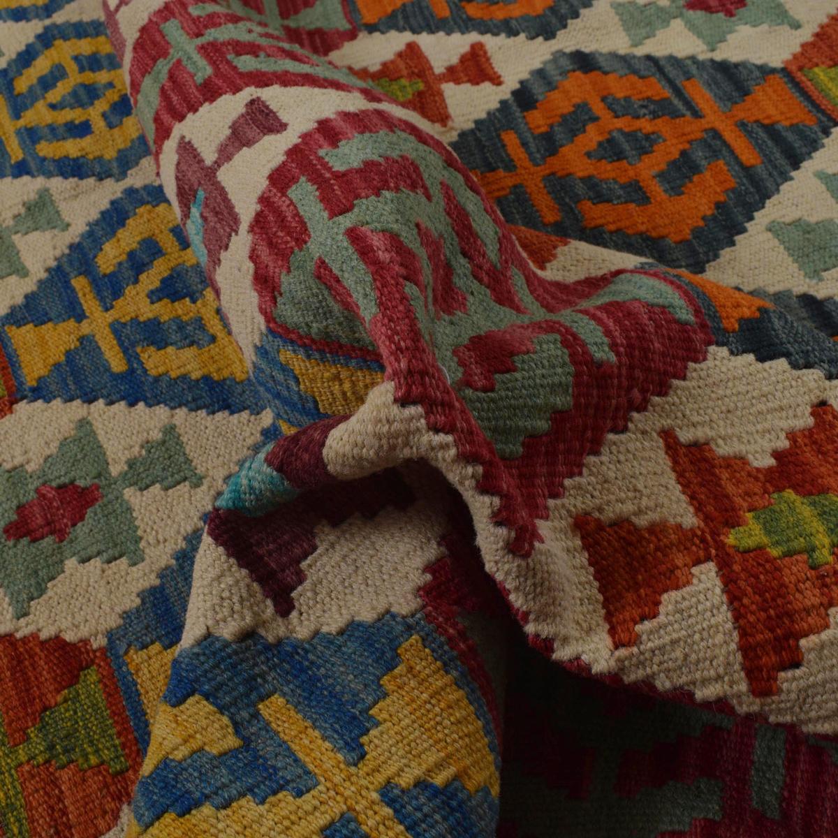 Handmade Vegetable Kilim 5' 8" x 7' 9" (ft) - No. P35993